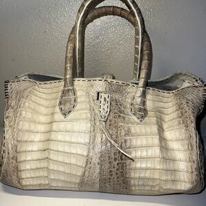 Elegant Cream Crocodile-Embossed Women's Bag